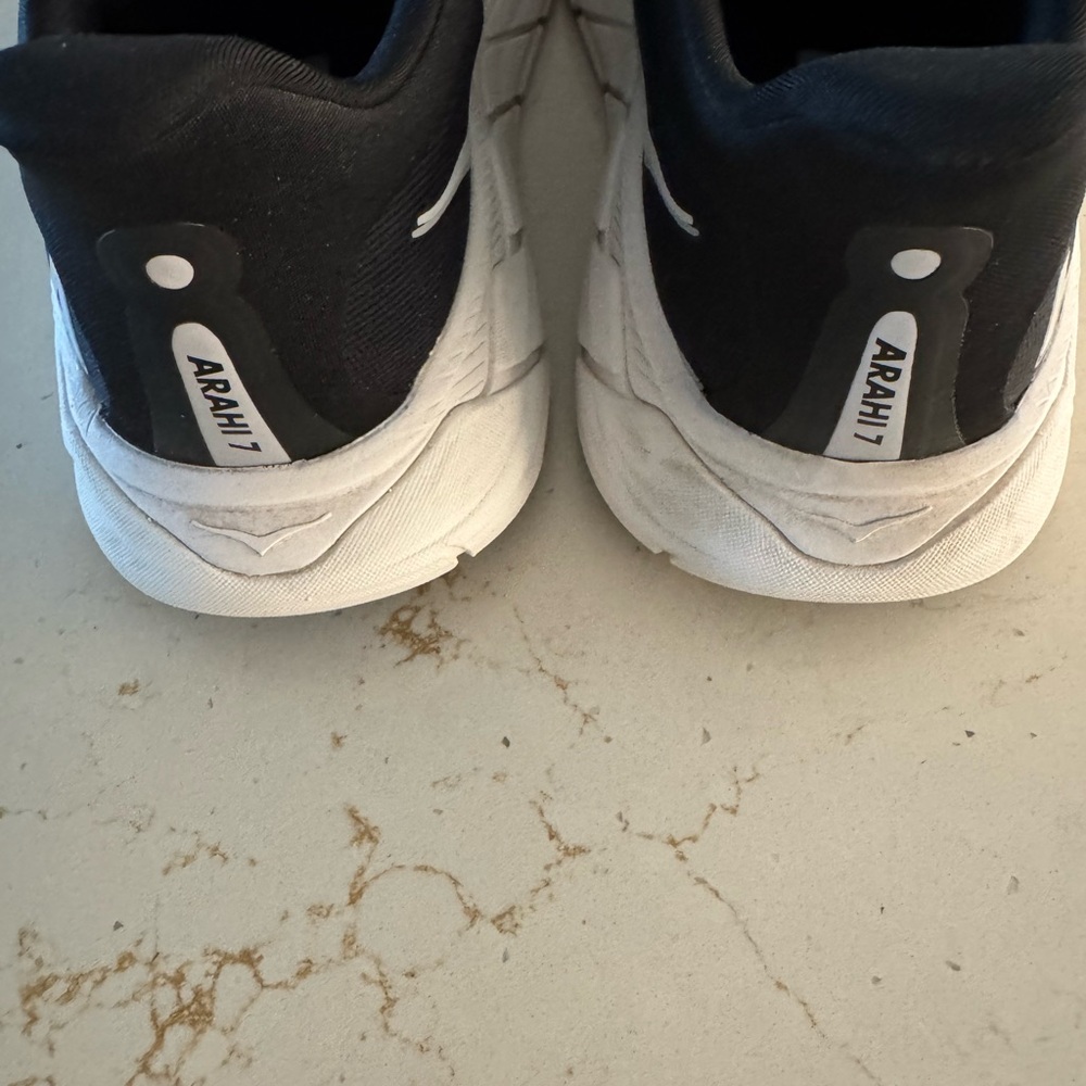 Hoka Arahi 7 Worn Once - Picture 4 of 5